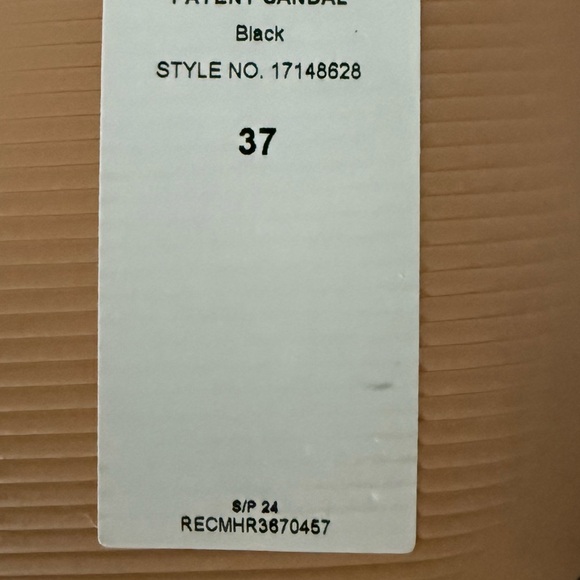 Sleek Black Mules with Glossy Finish - Picture 6 of 9